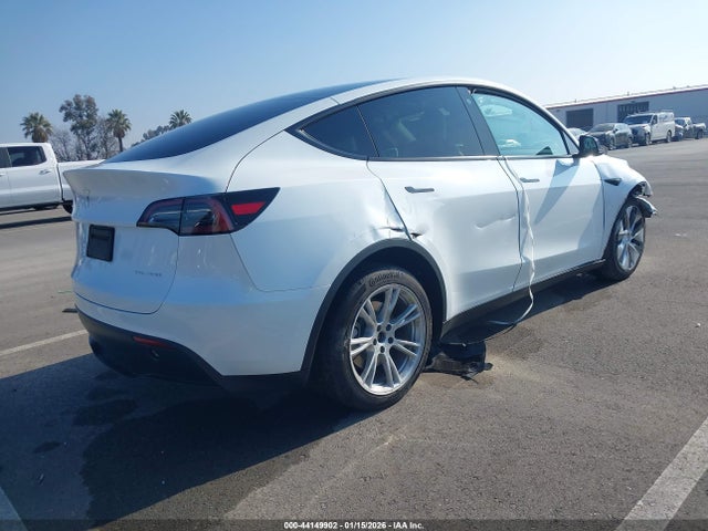 2023 TESLA MODEL Y 7SAYGDEE7PF620675 Photo 3