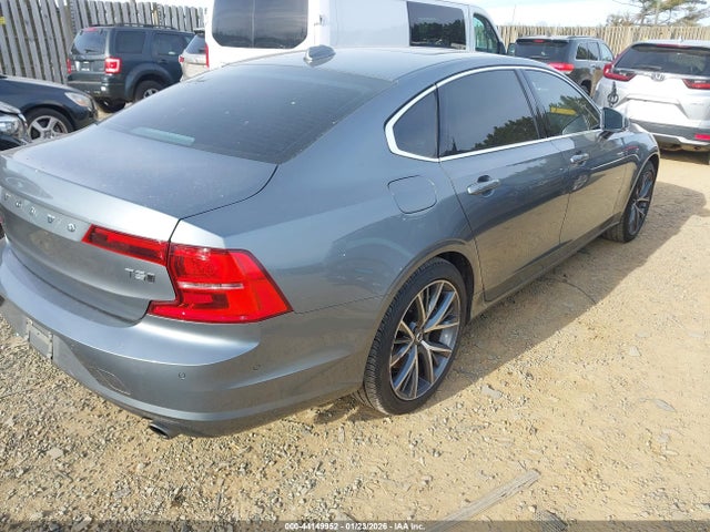 2018 VOLVO S90 LVY982MK0JP034089 Photo 3
