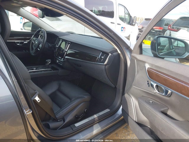 2018 VOLVO S90 LVY982MK0JP034089 Photo 4