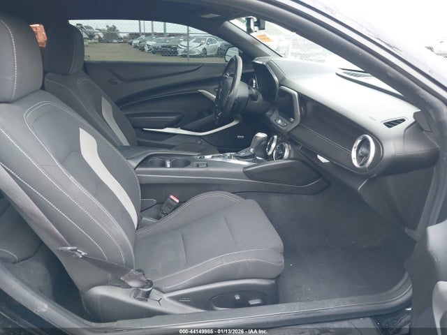 44149985 :رقم المزاد ، 1G1FB1RS4H0154682 vin ، 2017 Chevrolet Camaro 1lt مزاد بيع