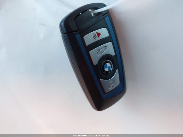 WBA8B9C37HK886015 BMW 330I
