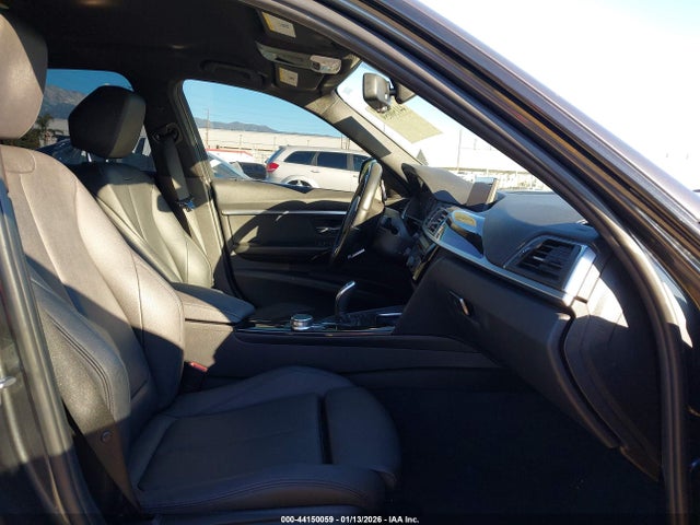 WBA8B9C37HK886015 BMW 330I