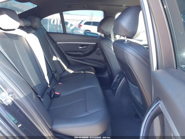 WBA8B9C37HK886015 BMW 330I