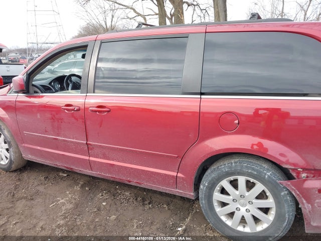 2015 Chrysler Town & Country Lx მანქანა იყიდება აუქციონზე, vin: 2C4RC1AG4FR665319, აუქციონის ნომერი: 44150108