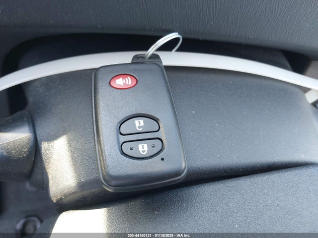 JTDKN3DU4F0468430 Toyota Prius Two