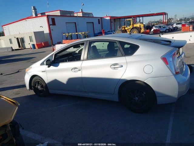 JTDKN3DU4F0468430 Toyota Prius Two