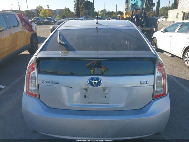 JTDKN3DU4F0468430 Toyota Prius Two