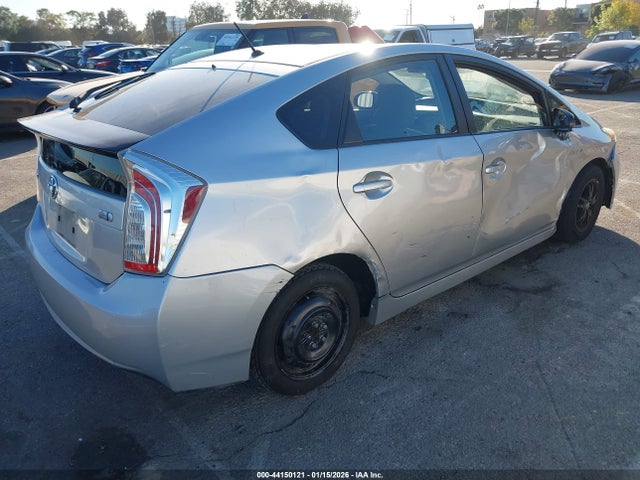 JTDKN3DU4F0468430 Toyota Prius Two