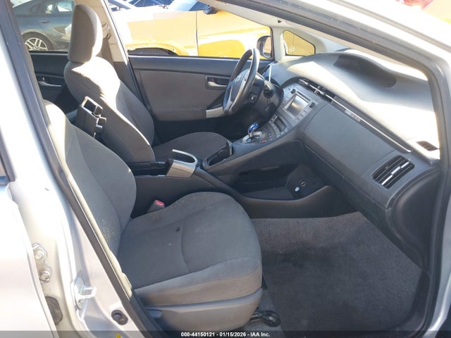 JTDKN3DU4F0468430 Toyota Prius Two