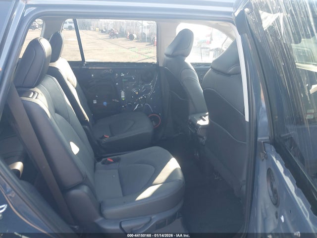 Toyota Grand Highlander Platinum 2026 5TDAAAB50TS108037 Image 8