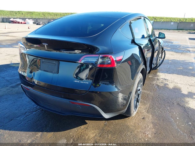 2021 TESLA MODEL Y 5YJYGAEE5MF234750 Photo 3