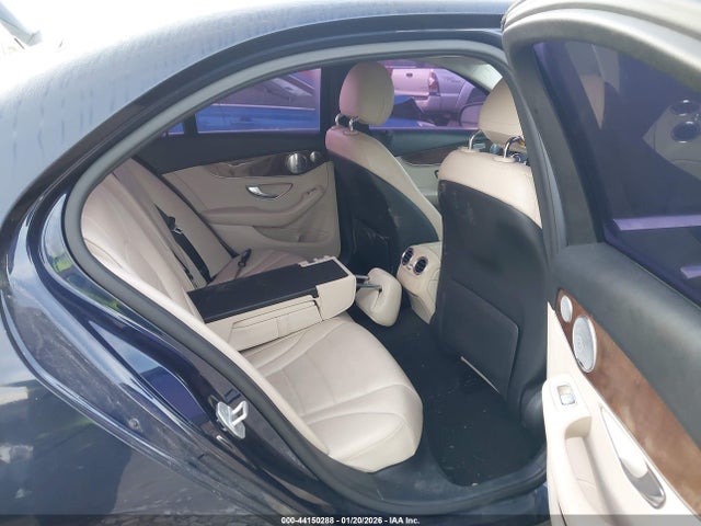 44150288 :رقم المزاد ، 55SWF4KB3GU139063 vin ، 2016 Mercedes-benz C 300 4matic مزاد بيع
