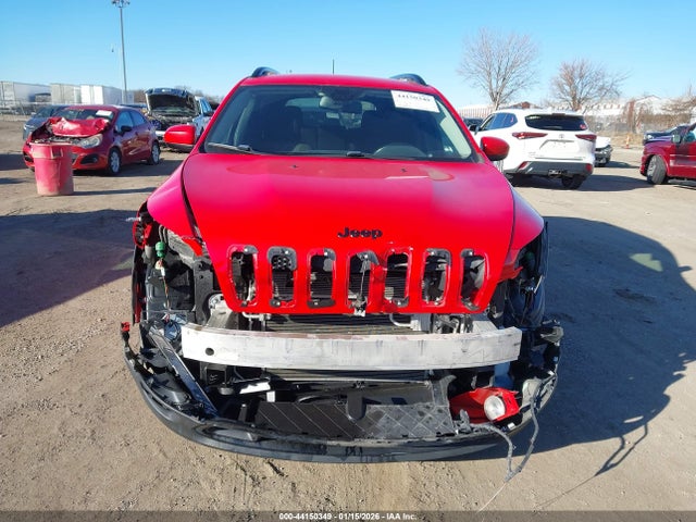 1C4PJMCB2JD599297 Jeep Cherokee Latitude 4x4