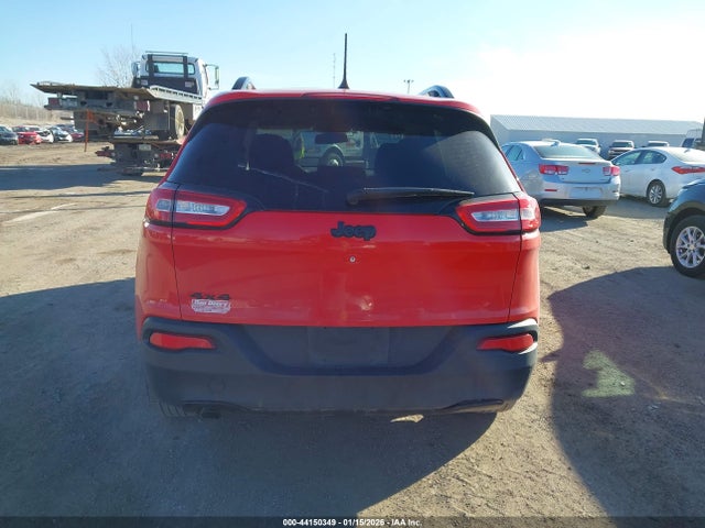 1C4PJMCB2JD599297 Jeep Cherokee Latitude 4x4