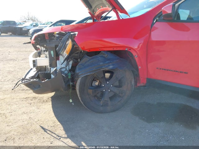 1C4PJMCB2JD599297 Jeep Cherokee Latitude 4x4