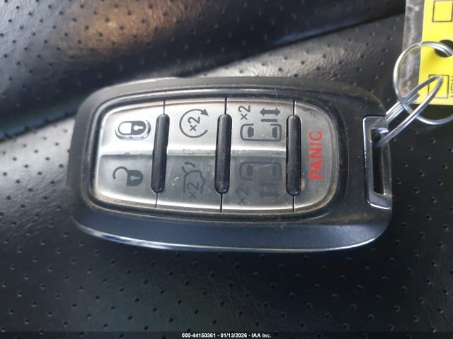2021 Chrysler Voyager Lxi მანქანა იყიდება აუქციონზე, vin: 2C4RC1DG1MR505925, აუქციონის ნომერი: 44150361
