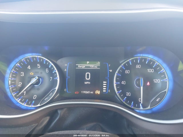 2021 Chrysler Voyager Lxi მანქანა იყიდება აუქციონზე, vin: 2C4RC1DG1MR505925, აუქციონის ნომერი: 44150361