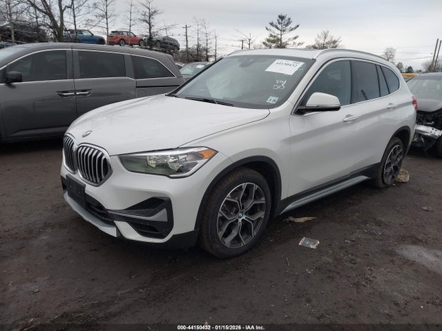 2021 BMW X1 WBXJG9C0XM5T86888 Photo 1