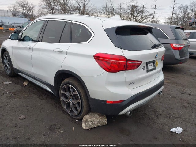 2021 BMW X1 WBXJG9C0XM5T86888 Photo 2