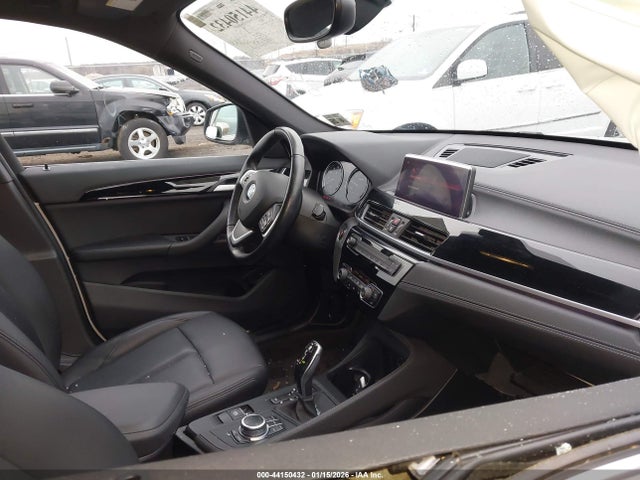 2021 BMW X1 WBXJG9C0XM5T86888 Photo 4