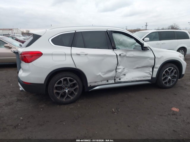 2021 BMW X1 WBXJG9C0XM5T86888 Photo 5