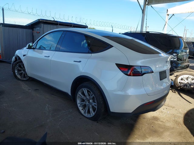 2023 TESLA MODEL Y 7SAYGDEE4PA123726 Photo 2