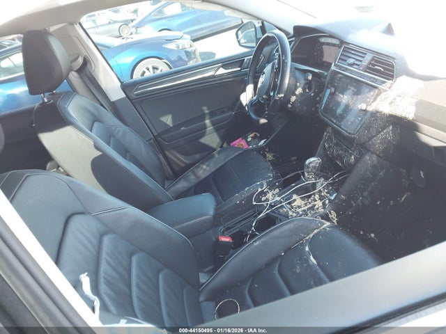 3VV4B7AX5JM181239 Volkswagen Tiguan 2.0t Sel Premium
