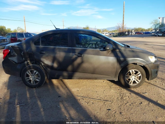 1G1JC5SG2E4105229 Chevrolet Sonic Lt Auto