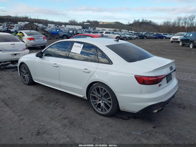 2021 AUDI S4 WAUB4AF4XMA028897 Photo 2
