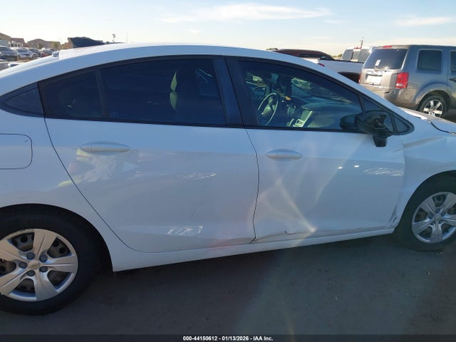 1G1BC5SM6H7150462 Chevrolet Cruze Ls Auto