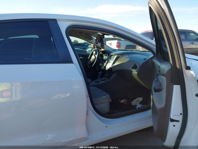 1G1BC5SM6H7150462 Chevrolet Cruze Ls Auto