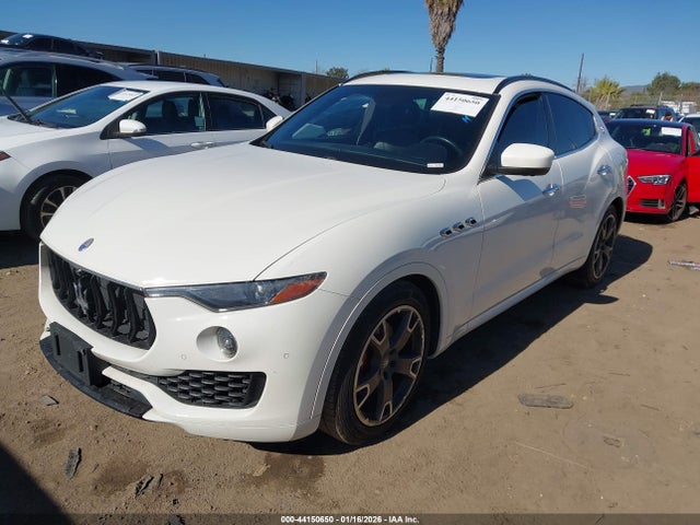Maserati Levante 2017 ZN661XUS3HX217524 Image 2