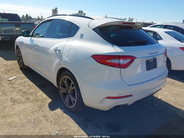 Maserati Levante 2017 ZN661XUS3HX217524 Image 3