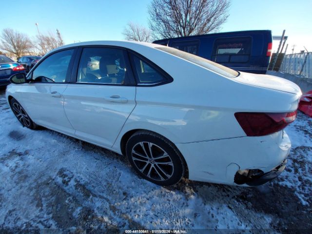 2022 VOLKSWAGEN JETTA 3VWBM7BU8NM027292 Photo 2