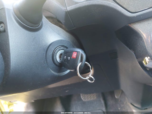 JTDKDTB38F1113087 Toyota Prius C Two