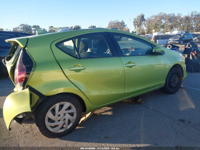 JTDKDTB38F1113087 Toyota Prius C Two