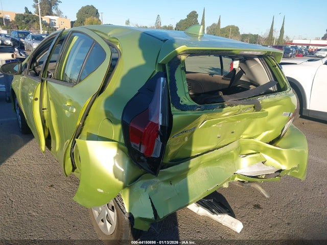 JTDKDTB38F1113087 Toyota Prius C Two