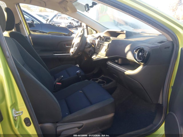 JTDKDTB38F1113087 Toyota Prius C Two