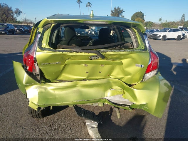 JTDKDTB38F1113087 Toyota Prius C Two