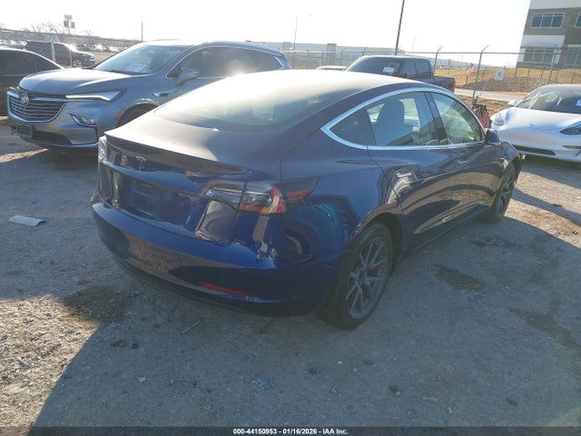 2018 TESLA MODEL 3 5YJ3E1EAXJF102379 Photo 3