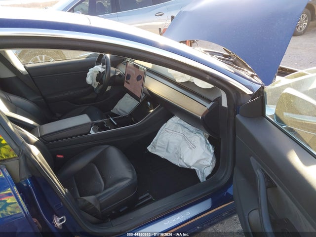 2018 TESLA MODEL 3 5YJ3E1EAXJF102379 Photo 4