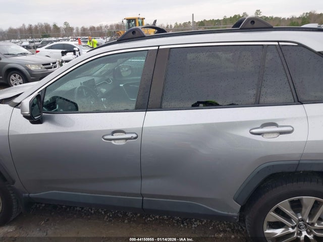 2T3C1RFV9KW014477 Toyota Rav4 Xle Premium