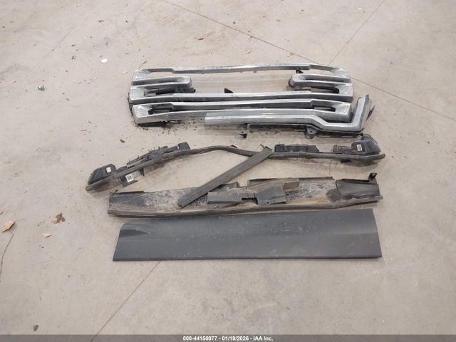 3GTU9DETXLG279104 GMC Sierra 1500 4wd Short Box Slt