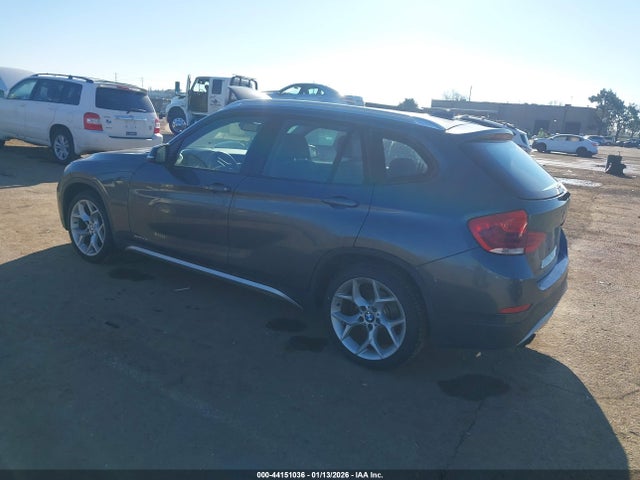 2013 BMW X1 WBAVL1C58DVR86118 Photo 2