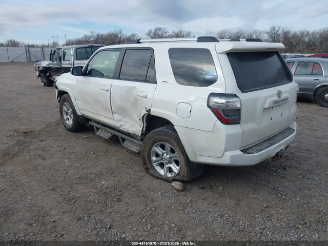 2019 TOYOTA 4RUNNER JTEBU5JR6K5654946 Photo 2