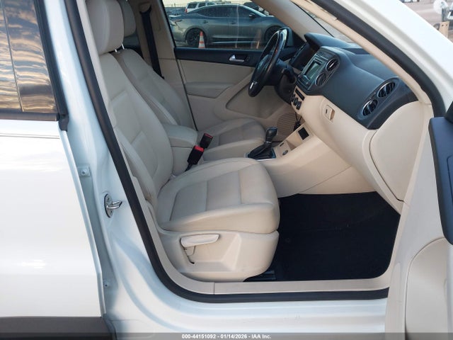 WVGBV7AX9GW546054 Volkswagen TIGUAN S