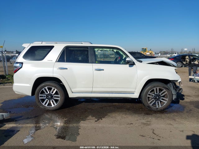 Toyota 4runner Limited 2017 JTEBU5JRXH5463202 Image 13