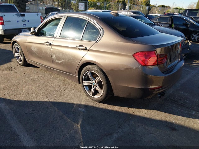 44151173 :رقم المزاد ، WBA3A5C57CF343997 vin ، 2012 Bmw 328i مزاد بيع