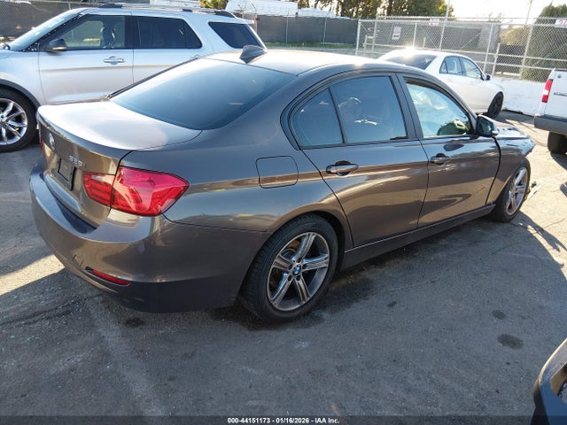 44151173 :رقم المزاد ، WBA3A5C57CF343997 vin ، 2012 Bmw 328i مزاد بيع
