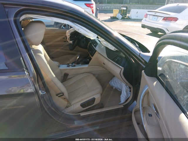 44151173 :رقم المزاد ، WBA3A5C57CF343997 vin ، 2012 Bmw 328i مزاد بيع